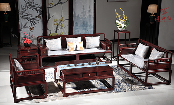紅酸枝家具：材質(zhì)特性與工藝價(jià)值的現(xiàn)代詮釋